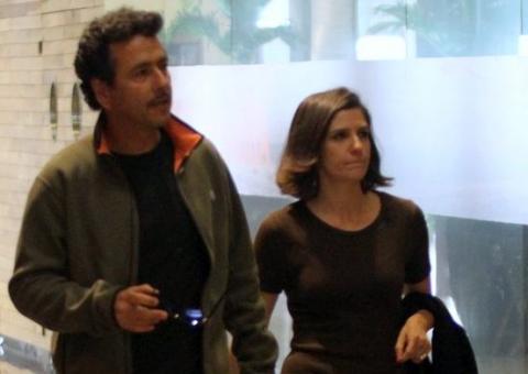 Marcos Palmeira vai ao cinema com atriz de 'Saramandaia'